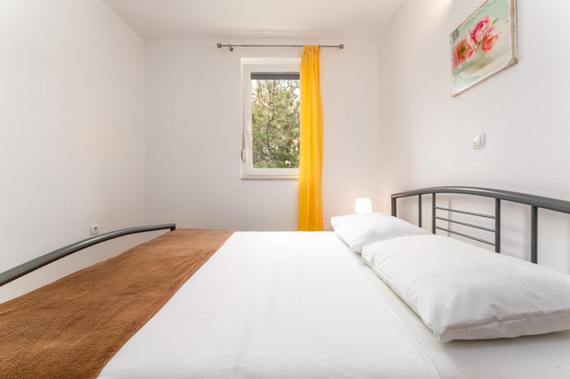 Apartments With A Parking Space Baska, Krk - 13907 部屋 写真